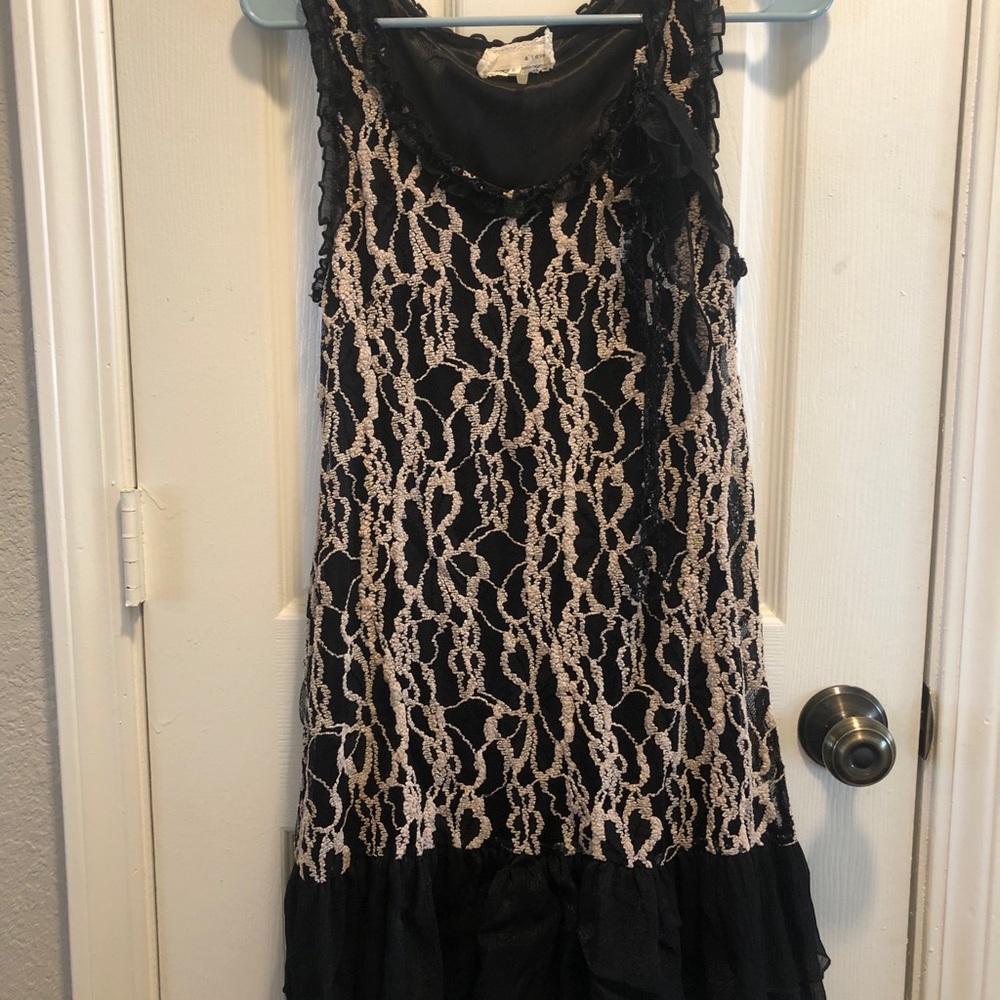 Western style lace dress